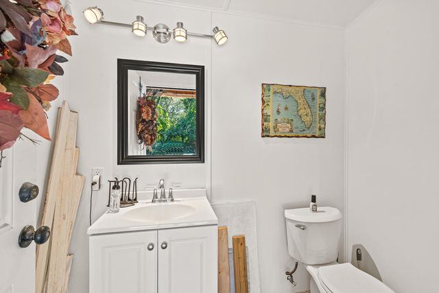 30 SE Bay Drive, Fort Walton Beach, FL 32548