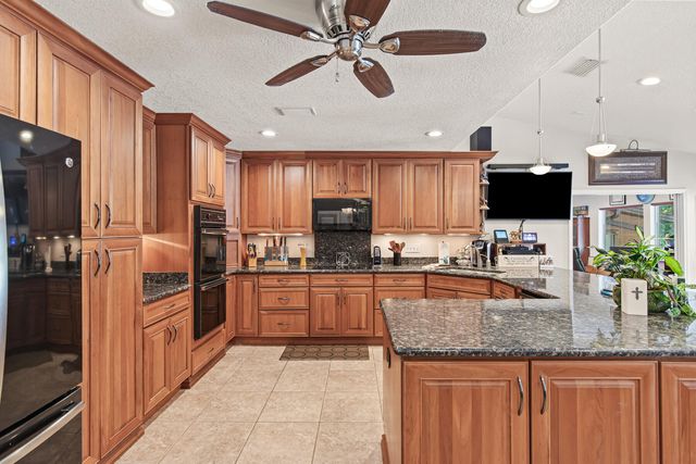 30 SE Bay Drive, Fort Walton Beach, FL 32548