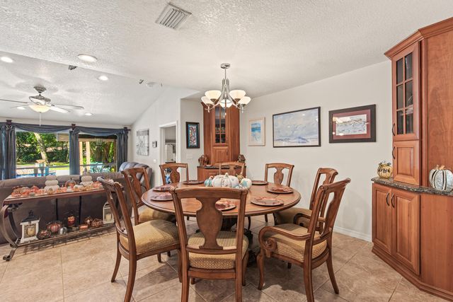 30 SE Bay Drive, Fort Walton Beach, FL 32548