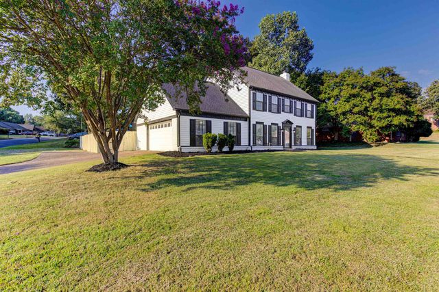 7801 AUTUMN CREEK DR, Memphis, TN 38018