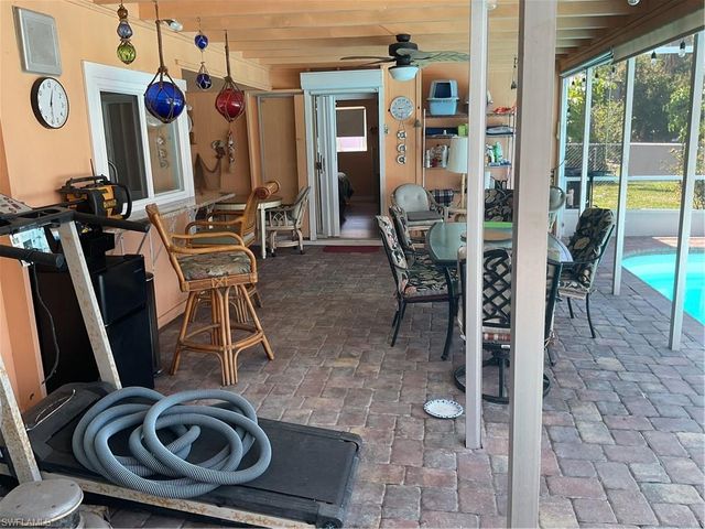 4617 Forest glen DR, North Fort Myers, FL 33903