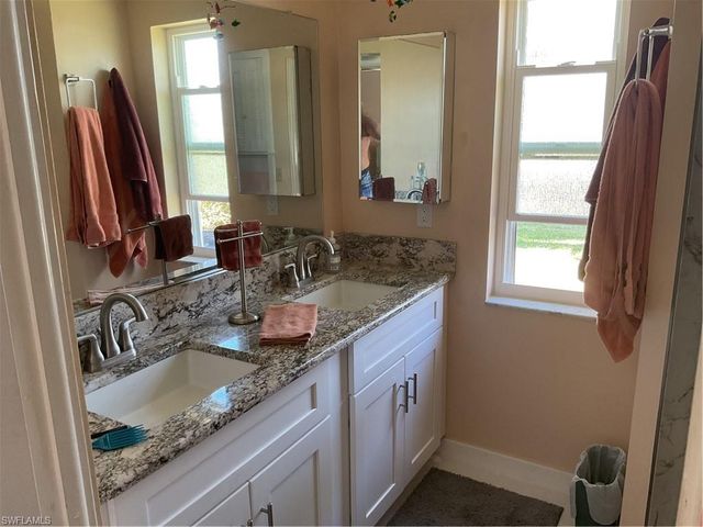 4617 Forest glen DR, North Fort Myers, FL 33903