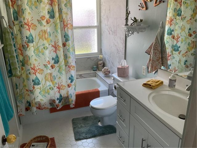 4617 Forest glen DR, North Fort Myers, FL 33903