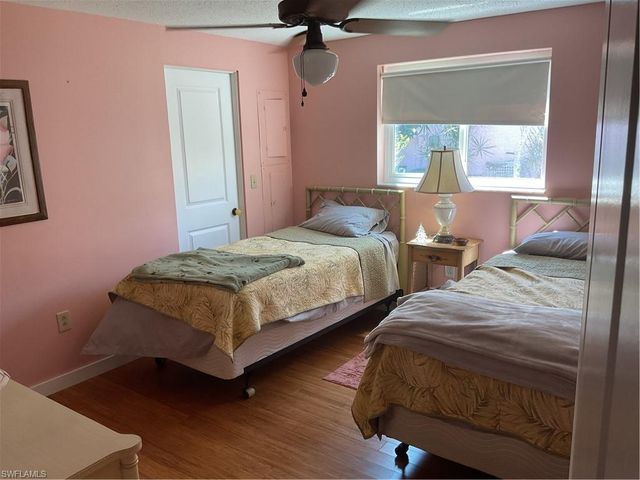 4617 Forest glen DR, North Fort Myers, FL 33903