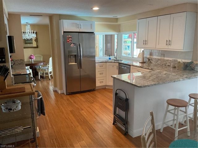 4617 Forest glen DR, North Fort Myers, FL 33903