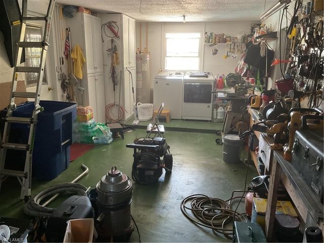 4617 Forest glen DR, North Fort Myers, FL 33903