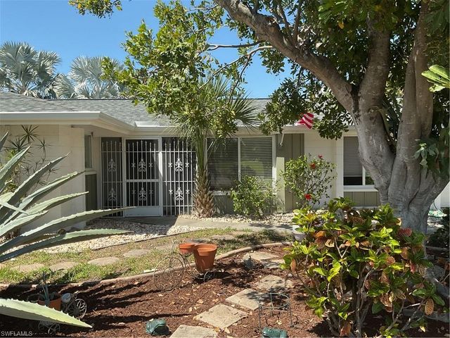 4617 Forest glen DR, North Fort Myers, FL 33903