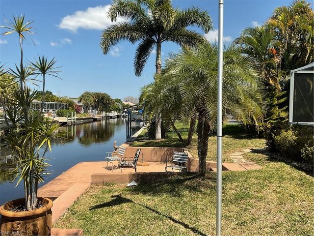 4617 Forest glen DR, North Fort Myers, FL 33903