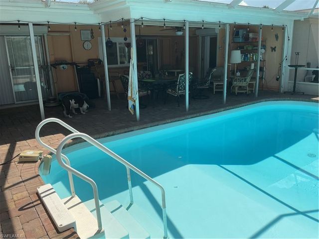 4617 Forest glen DR, North Fort Myers, FL 33903