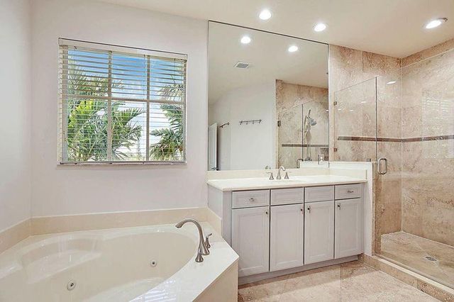105 NW Gardner St, Boca Raton, FL 33432