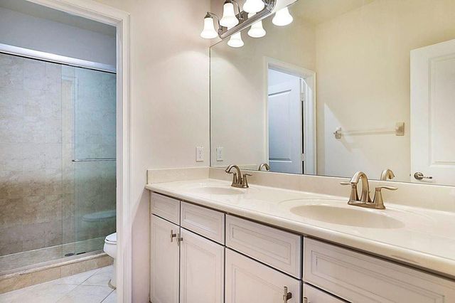 105 NW Gardner St, Boca Raton, FL 33432