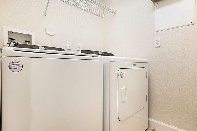105 NW Gardner St, Boca Raton, FL 33432