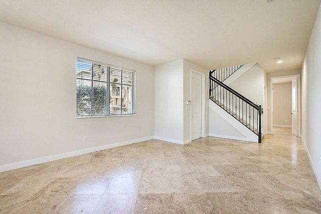 105 NW Gardner St, Boca Raton, FL 33432