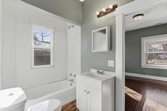 936 S Douglas Avenue, Springfield, MO 65806