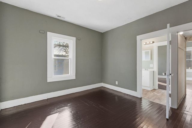 936 S Douglas Avenue, Springfield, MO 65806