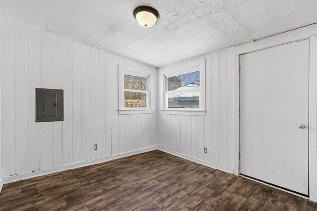 936 S Douglas Avenue, Springfield, MO 65806