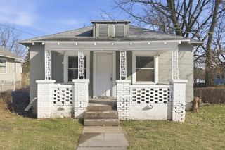 936 S Douglas Avenue, Springfield, MO 65806