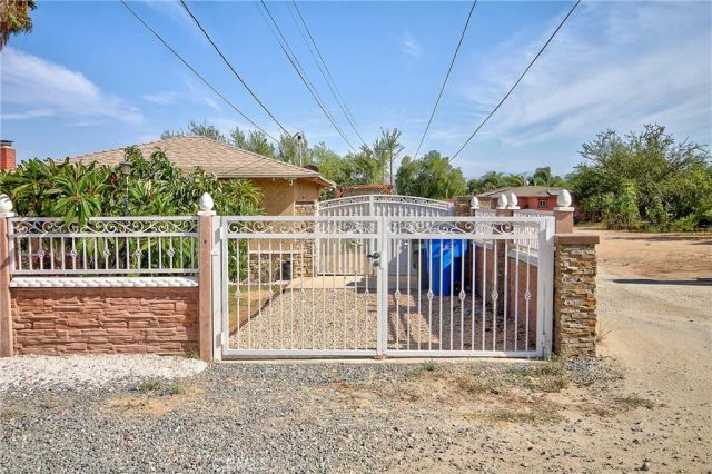 10884 Cypress ave, Riverside, CA 92505