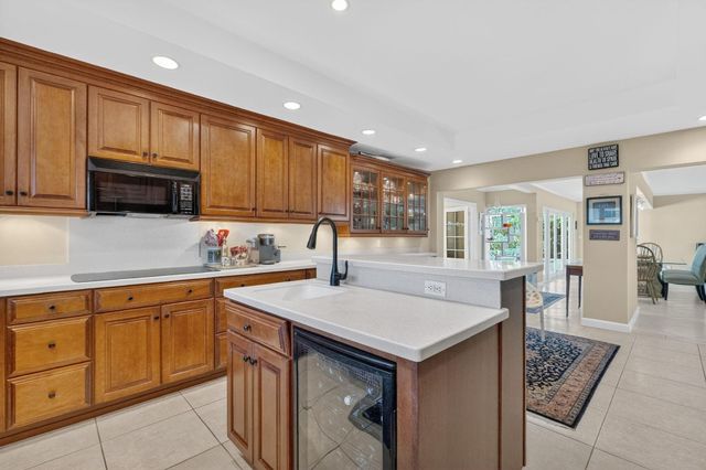 2871 NE 26th Court, Fort Lauderdale, FL 33306