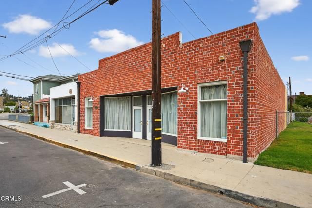 141 Davis Street, Santa Paula, CA 93060