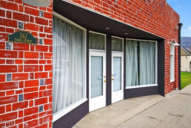 141 Davis Street, Santa Paula, CA 93060