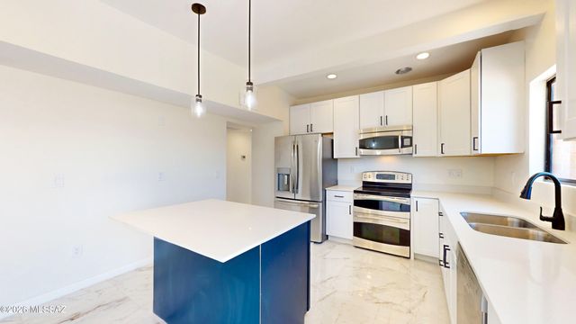 9051 E Cooper Street, Tucson, AZ 85710