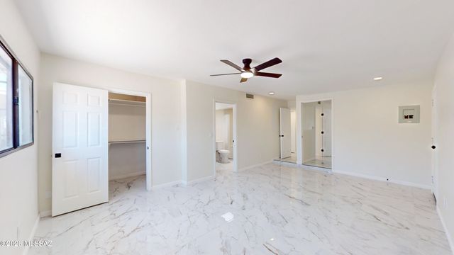 9051 E Cooper Street, Tucson, AZ 85710