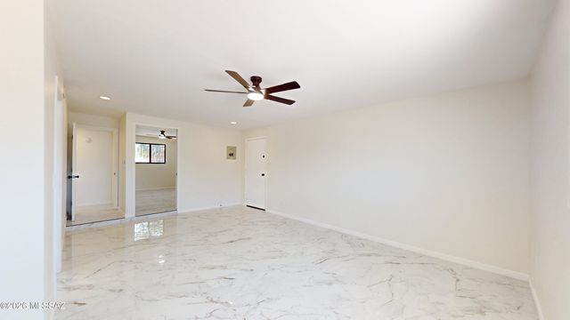 9051 E Cooper Street, Tucson, AZ 85710