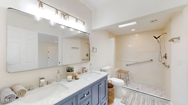 9051 E Cooper Street, Tucson, AZ 85710