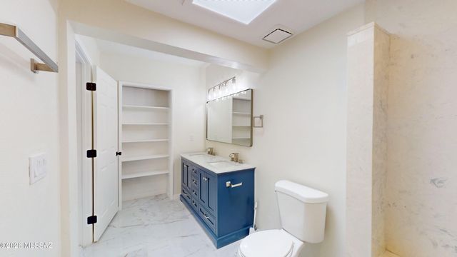 9051 E Cooper Street, Tucson, AZ 85710