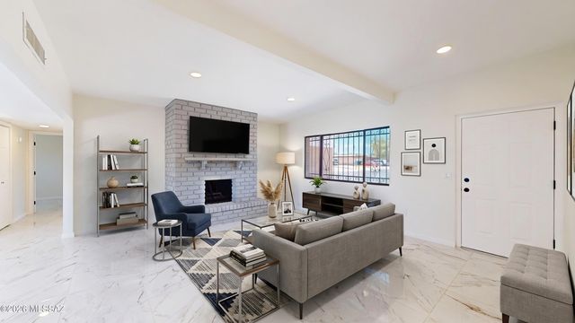 9051 E Cooper Street, Tucson, AZ 85710