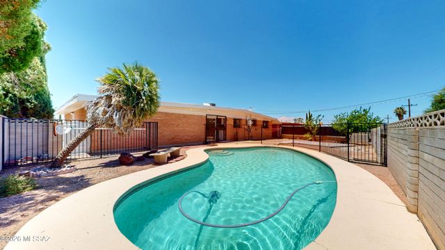 9051 E Cooper Street, Tucson, AZ 85710