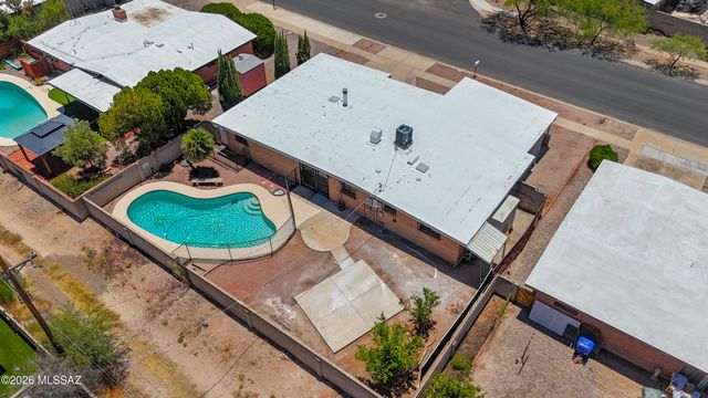 9051 E Cooper Street, Tucson, AZ 85710