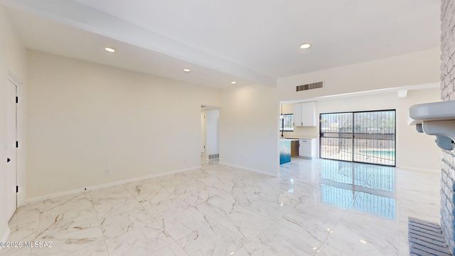 9051 E Cooper Street, Tucson, AZ 85710