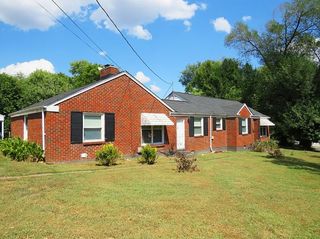 2203 Ravenwood Dr, Nashville, TN 37216