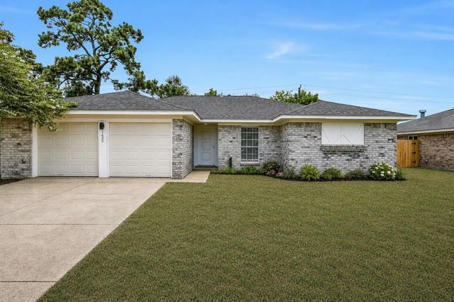 1600 Broken Arrow Street, Baytown, TX 77521