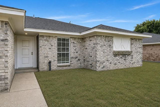 1600 Broken Arrow Street, Baytown, TX 77521