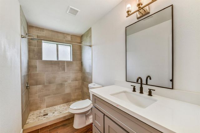 1600 Broken Arrow Street, Baytown, TX 77521