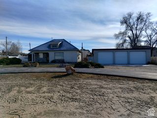 182 E 9000 S, Sandy, UT 84070