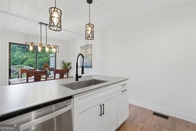 1098 Creatwood Place SE, Smyrna, GA 30080