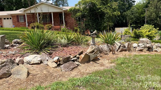 3858 Dover Street, Claremont, NC 28610