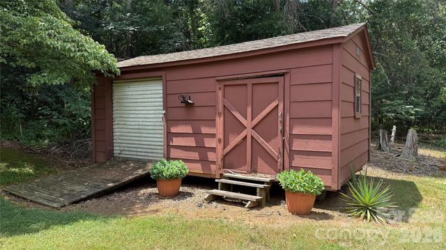 3858 Dover Street, Claremont, NC 28610