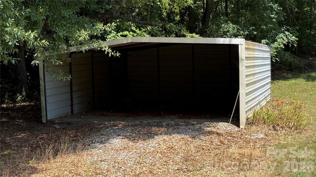 3858 Dover Street, Claremont, NC 28610