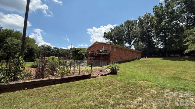 3858 Dover Street, Claremont, NC 28610