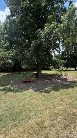 3858 Dover Street, Claremont, NC 28610