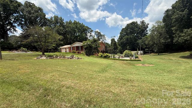 3858 Dover Street, Claremont, NC 28610