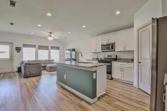 7406 9th Street, Lubbock, TX 79416