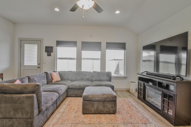 7406 9th Street, Lubbock, TX 79416