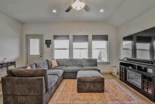 7406 9th Street, Lubbock, TX 79416