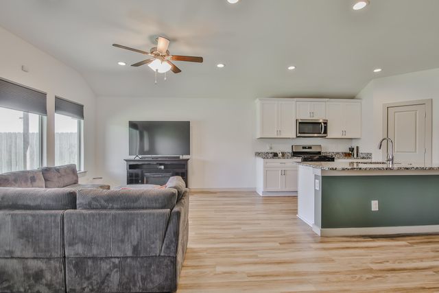 7406 9th Street, Lubbock, TX 79416